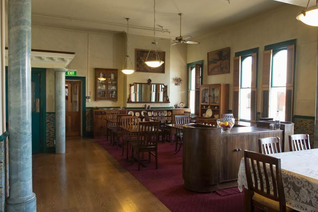 Victoria Railway Hotel Invercargill Exterior photo